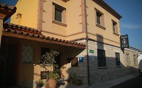 Hostal Conde De La Encina  2*