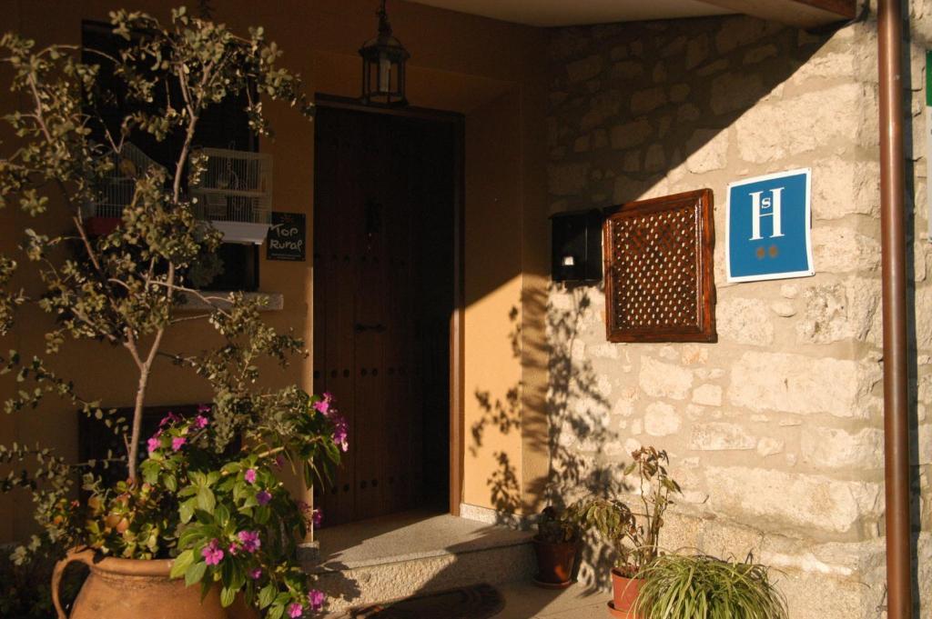 Hostal Conde De La Encina Trujillo Exterior foto